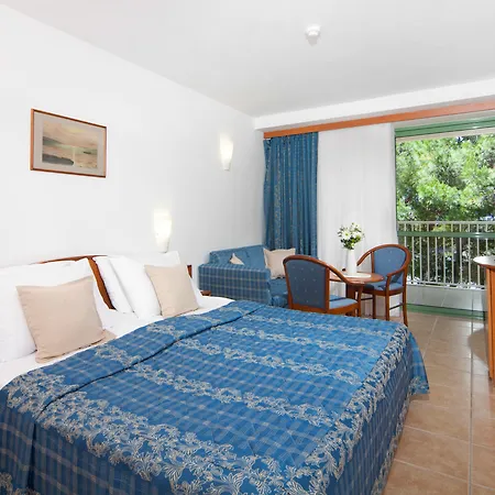 Hotel Bluesun Marina