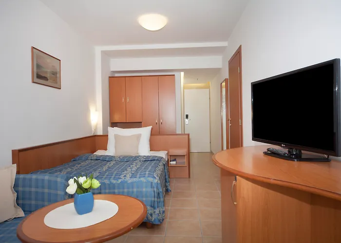 Ξενοδοχείο Bluesun Marina 4*